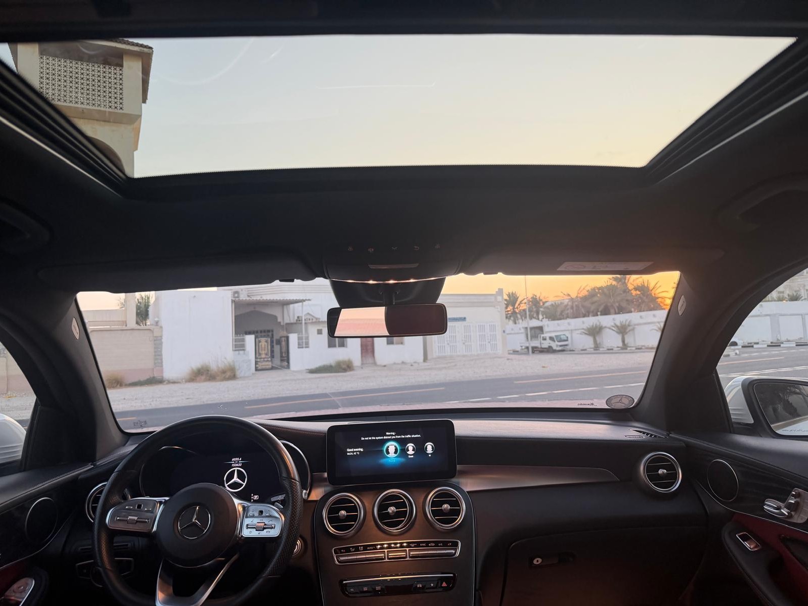 Mercedes-Benz GLC  300 2020 - Image 4