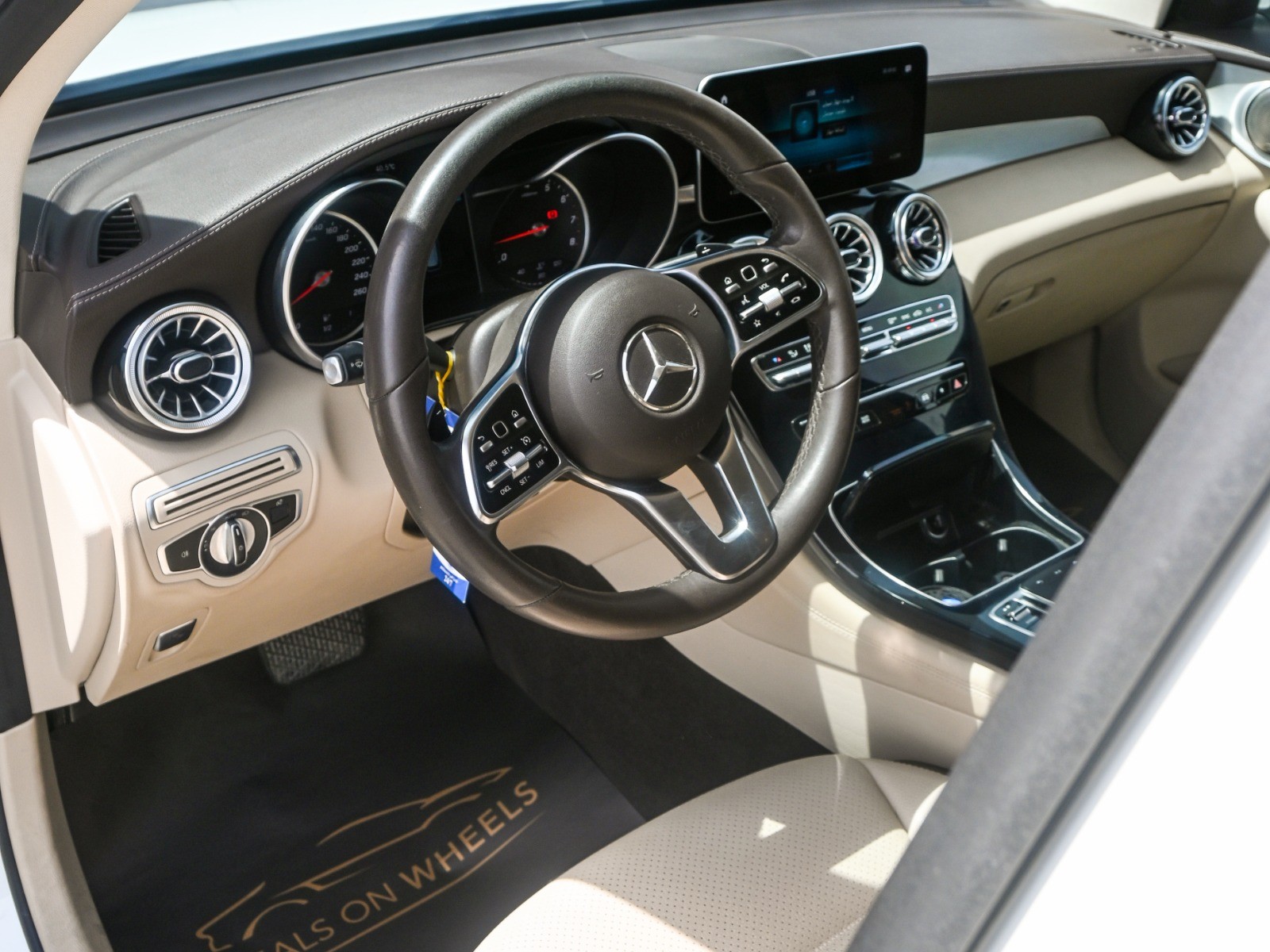 Mercedes-Benz GLC  200 2020 - Image 4