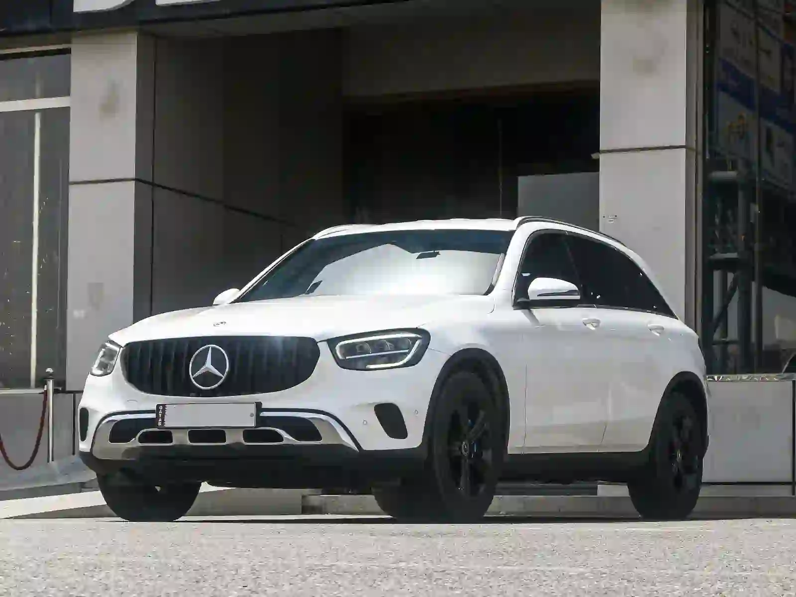Mercedes-Benz GLC 200 2020 — photo 10 for sale in Qatar