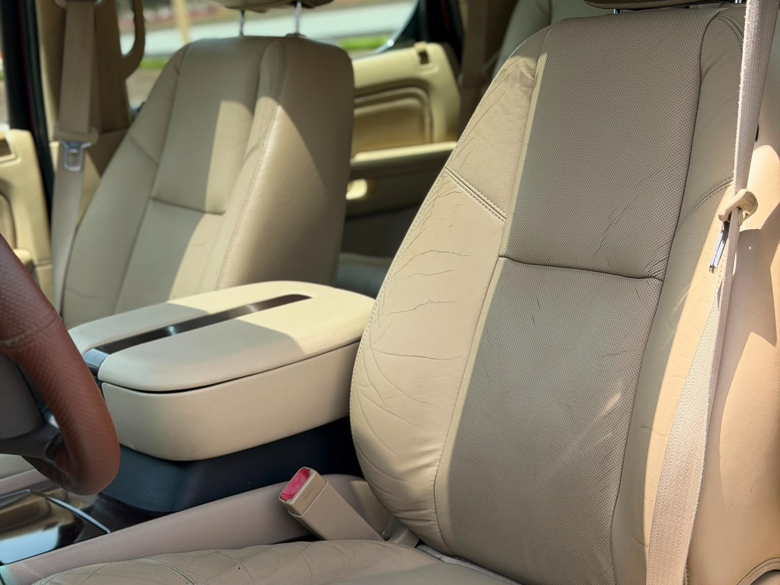 Cadillac Escalade 2011 - Image 2