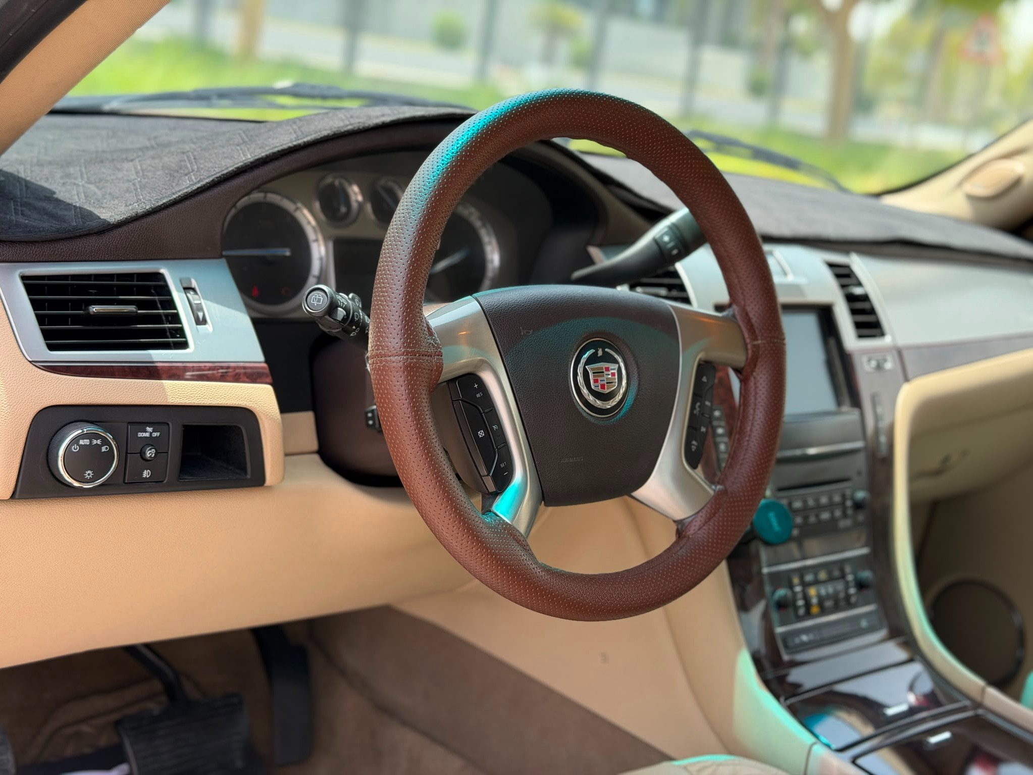 Cadillac Escalade 2011 - Image 4