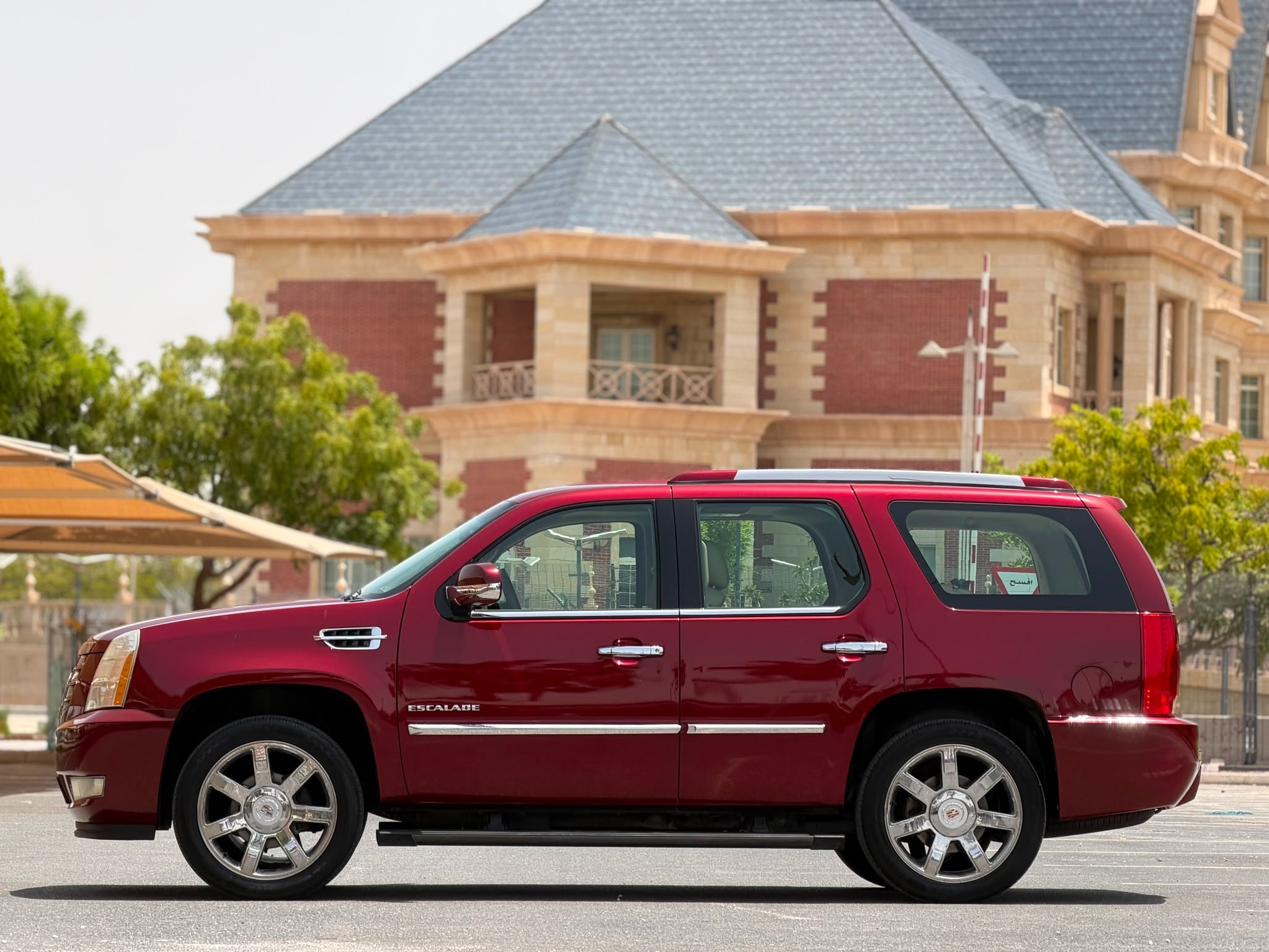 Cadillac Escalade 2011 — photo 9 for sale in Qatar