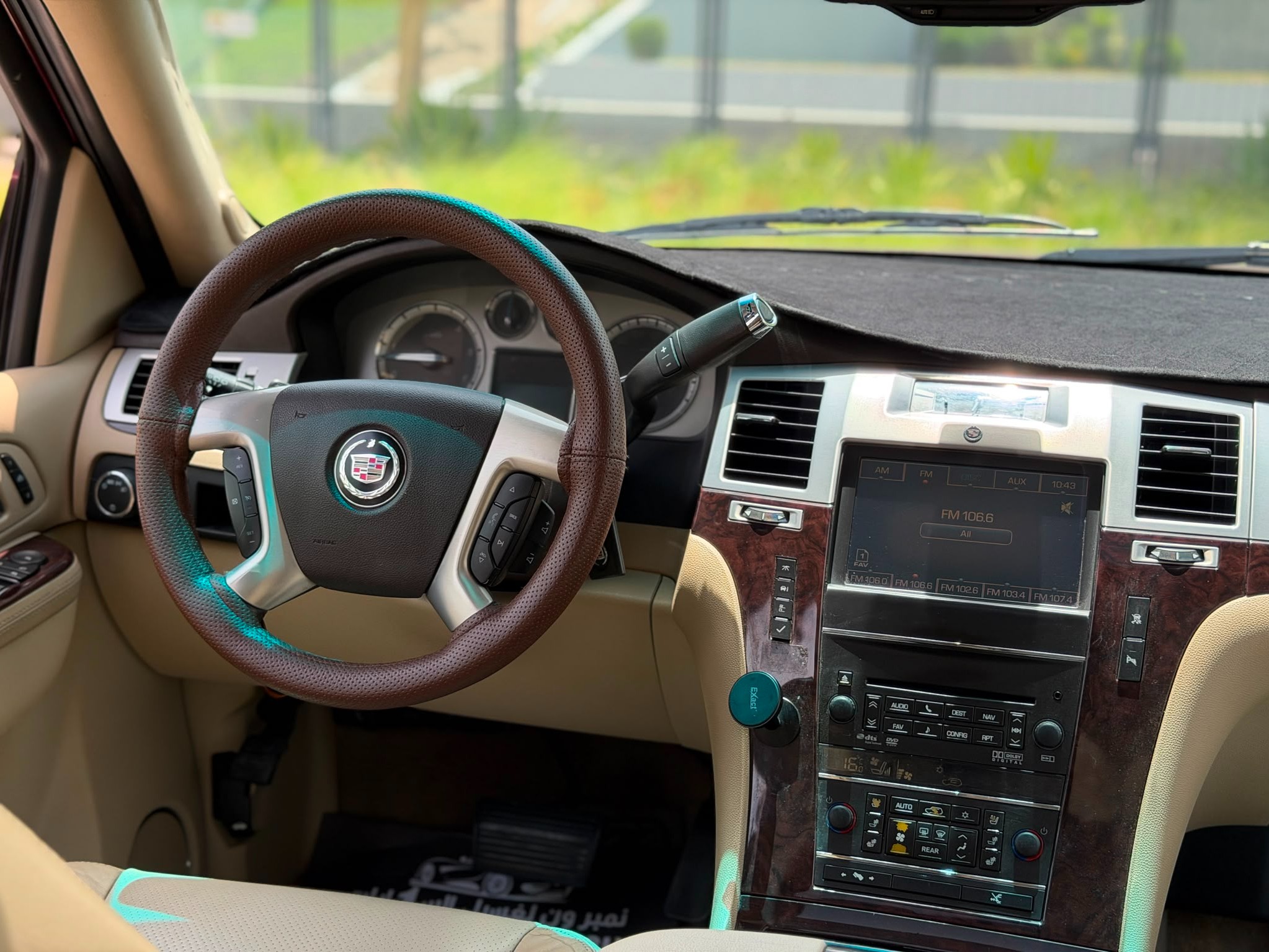 Cadillac Escalade 2011 — photo 11 for sale in Qatar