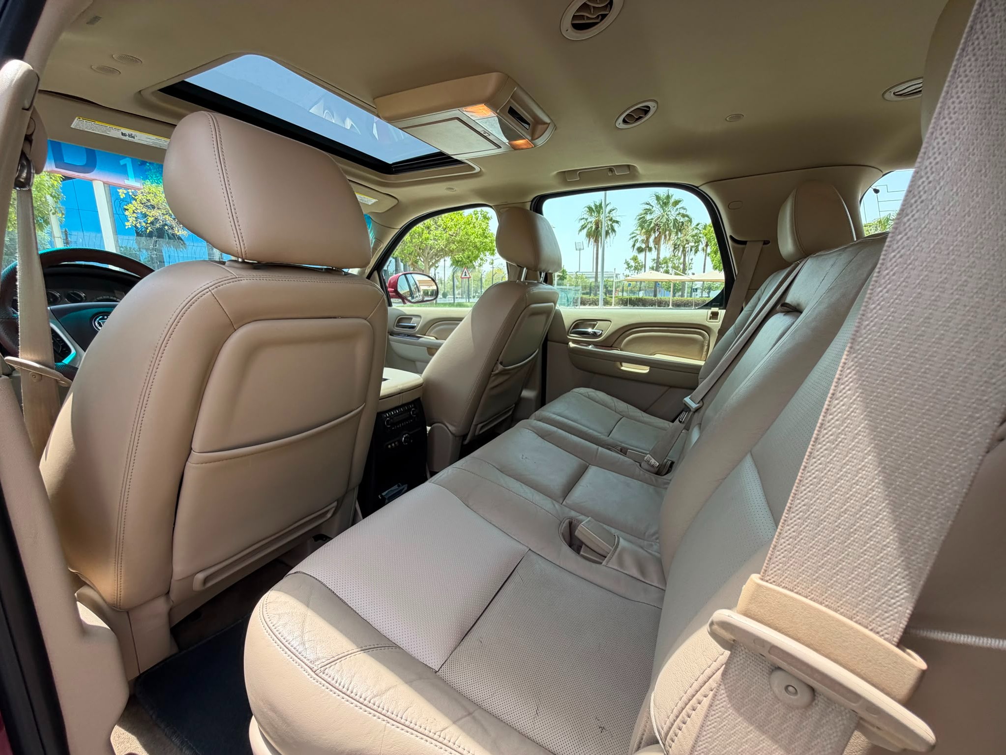 Cadillac Escalade 2011 — photo 12 for sale in Qatar