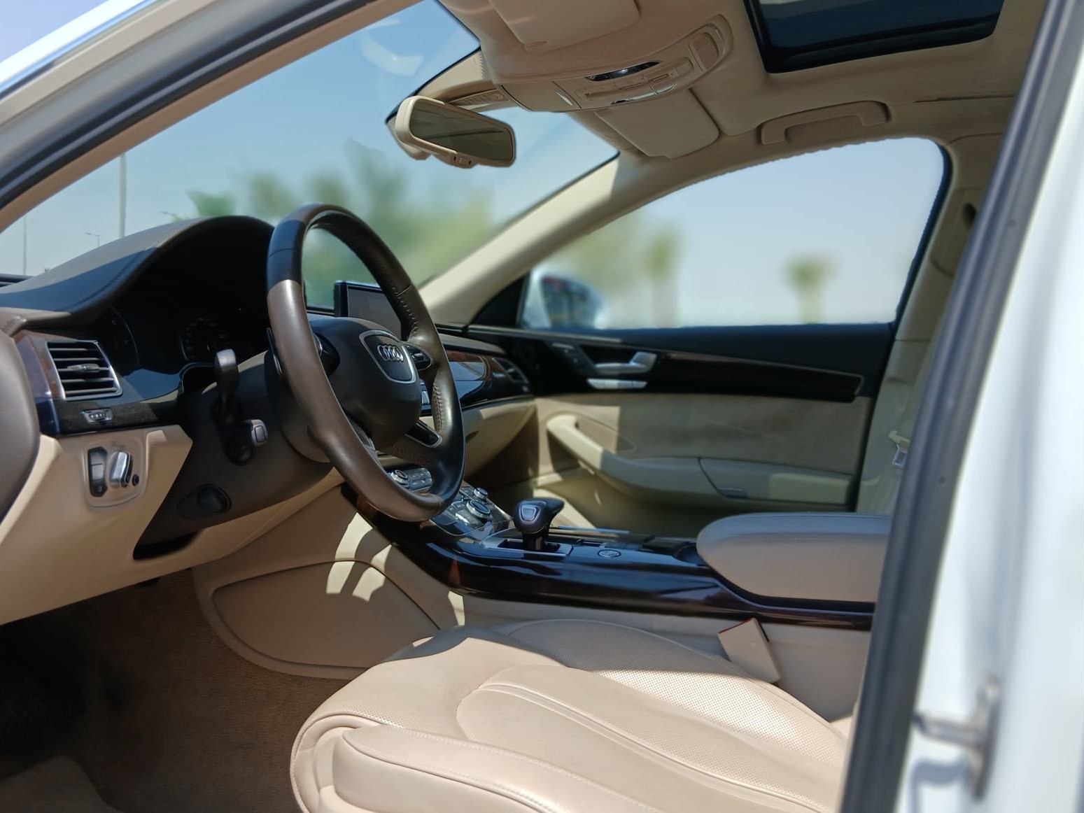 Audi A8 2015 - Image 3