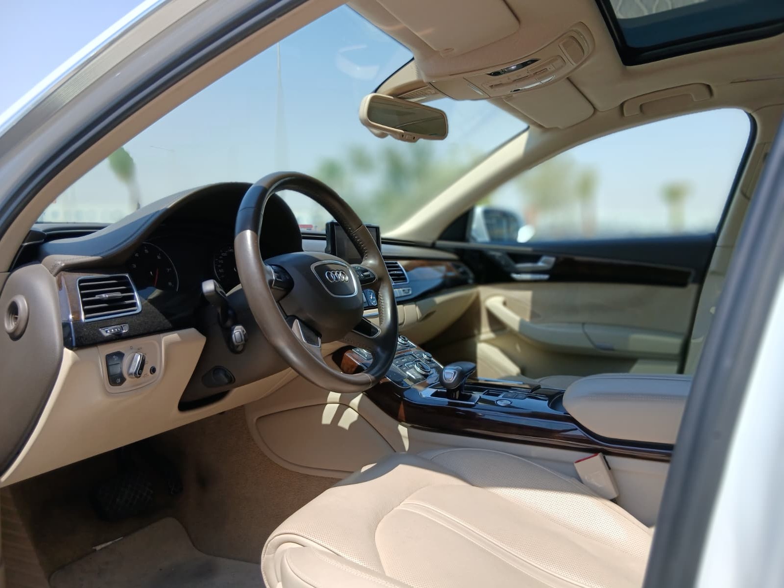 Audi A8 2015 - Image 4