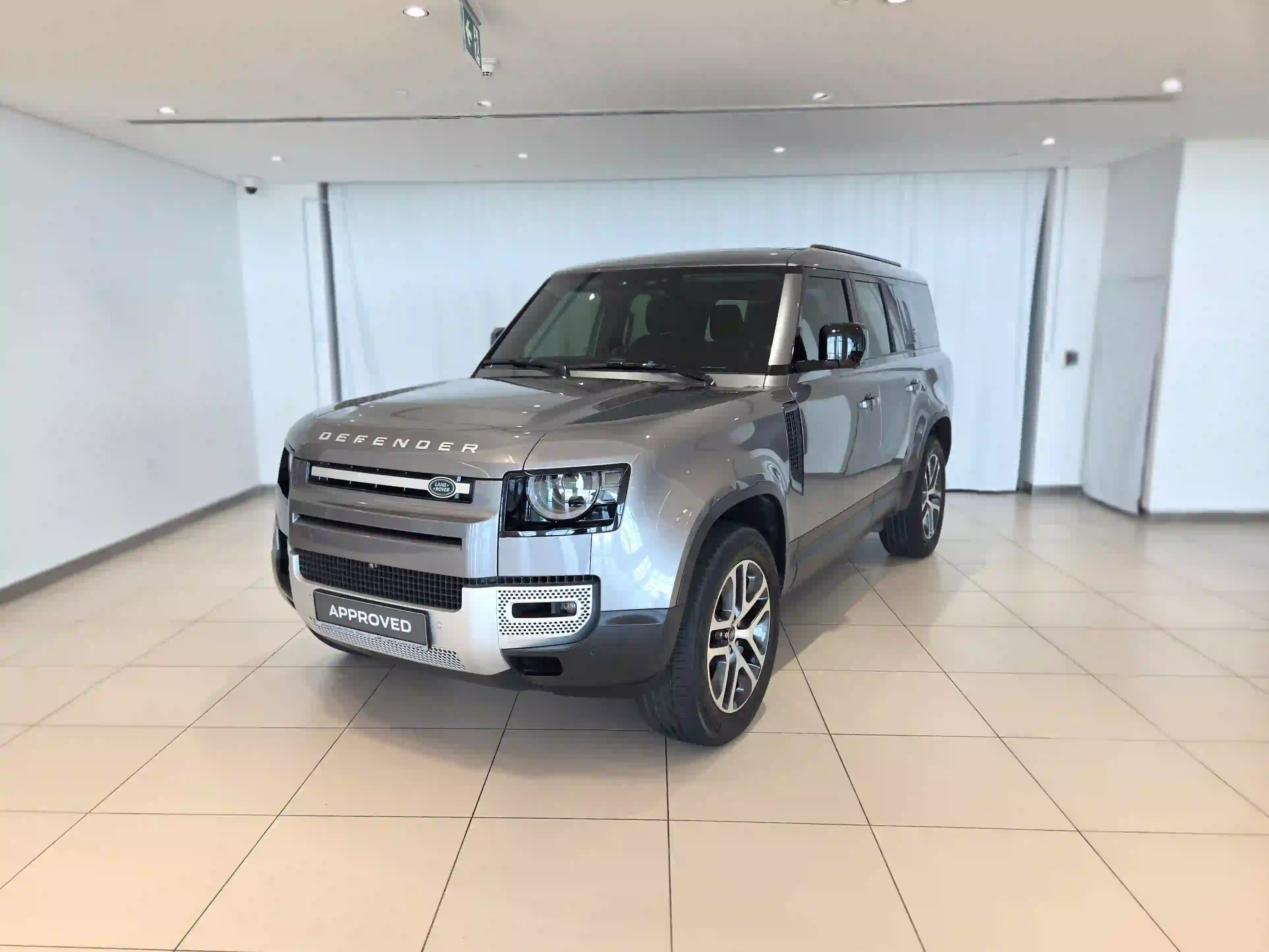 Land Rover Defender 130 3.0i6 SE 2023