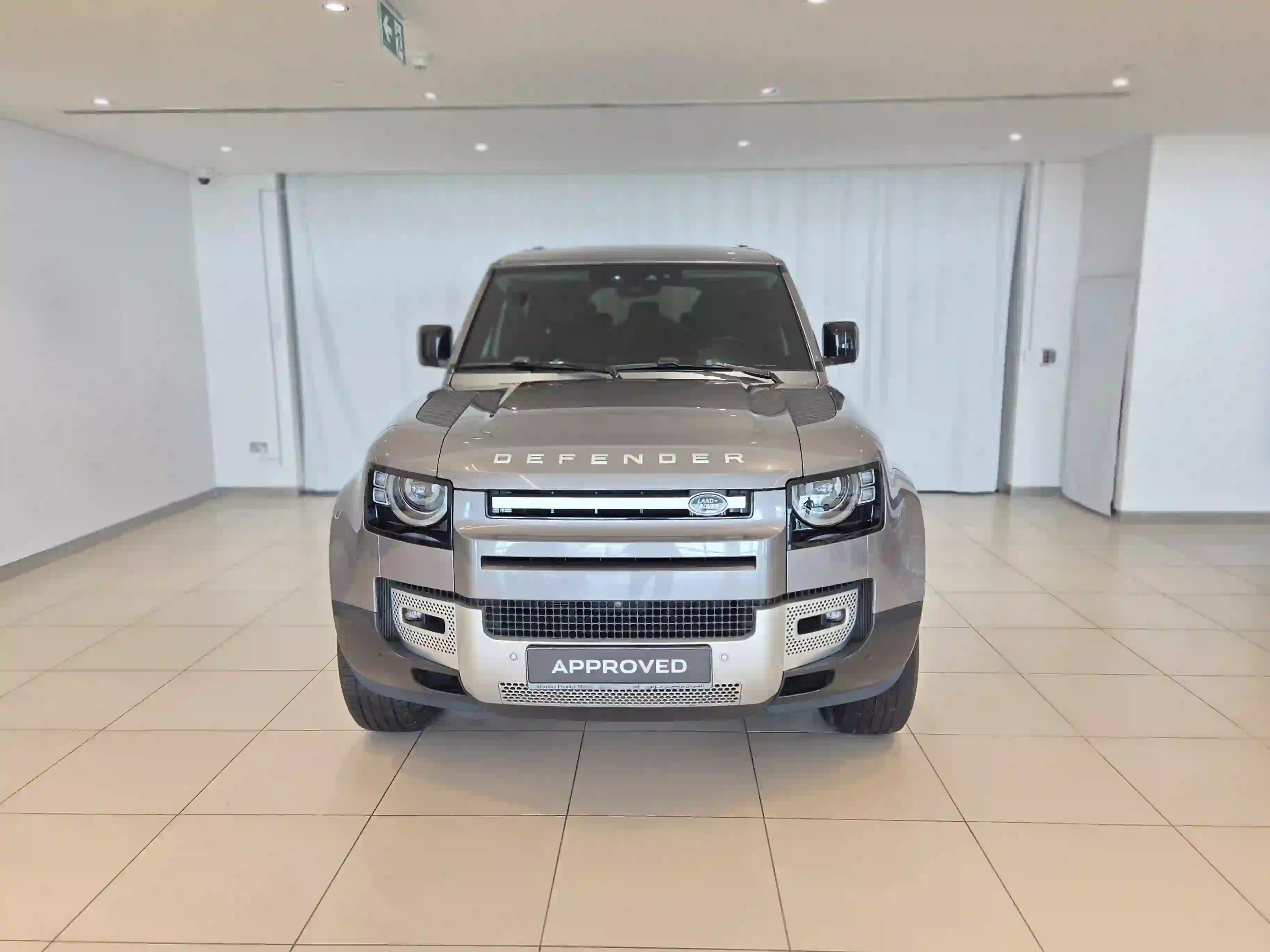 Land Rover Defender 130 3.0i6 SE 2023 - Image 4
