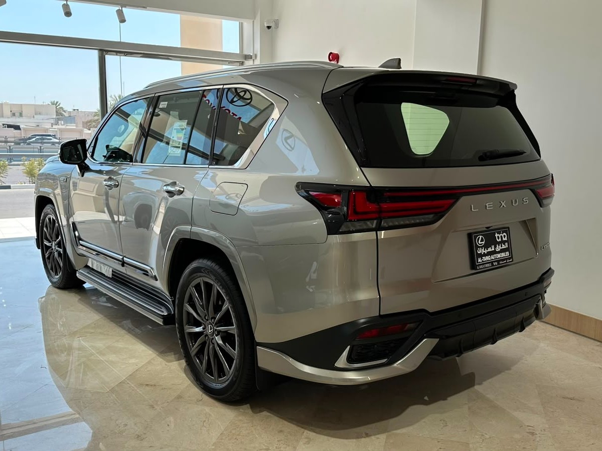 Lexus LX 600  F-Sport 2026 - Image 3