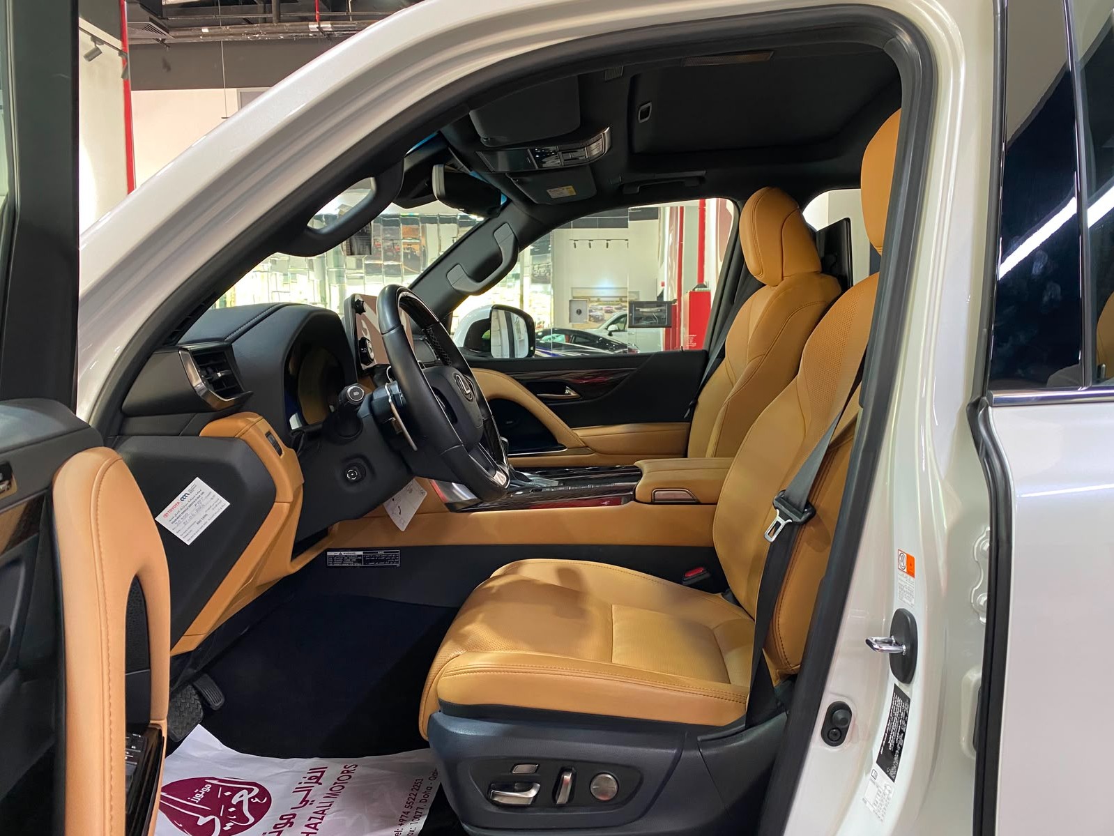 Lexus LX 600 Luxury  2024 - Image 2