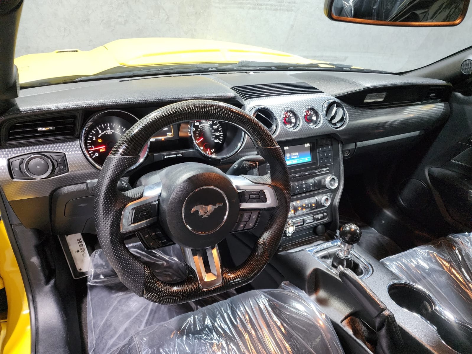 Ford Mustang GT 2015 — photo 10 for sale in Qatar