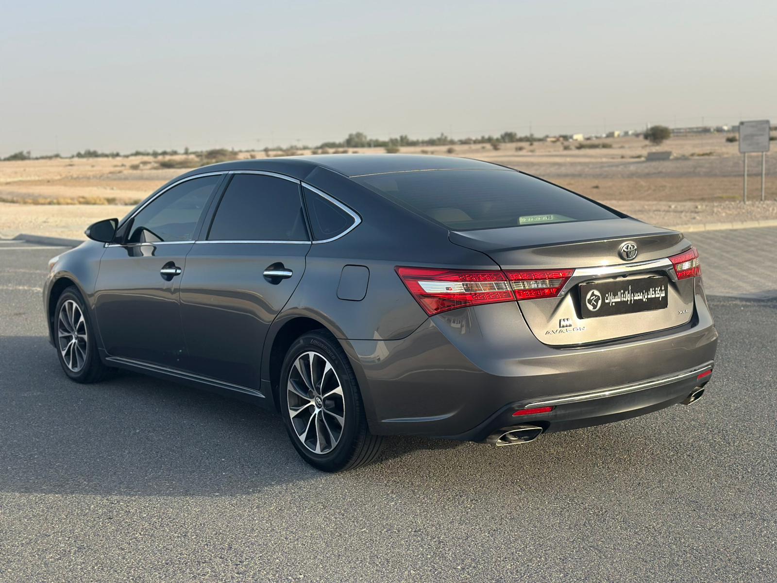 Toyota Avalon 2017 - Image 2