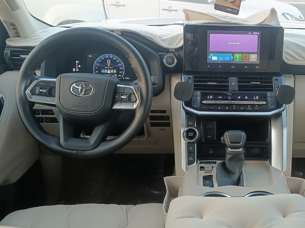 Toyota Land Cruiser GXR Twin Turbo 2025 - Image 3