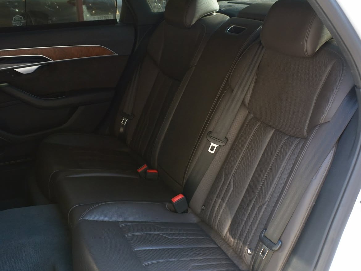 Audi A8 L  2019 - Image 4
