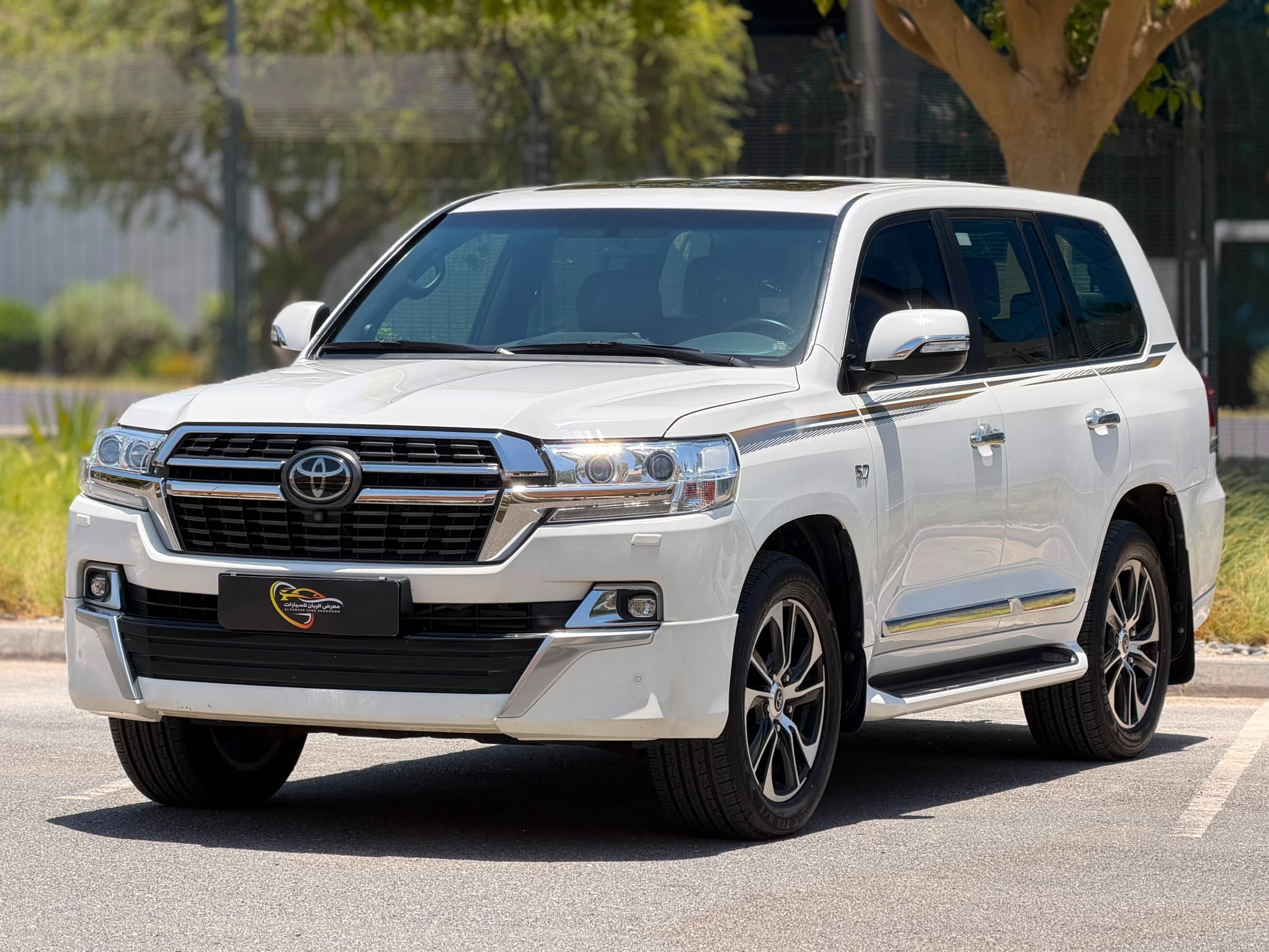 Toyota Land Cruiser VXR Grand Touring 2021 - Image 3
