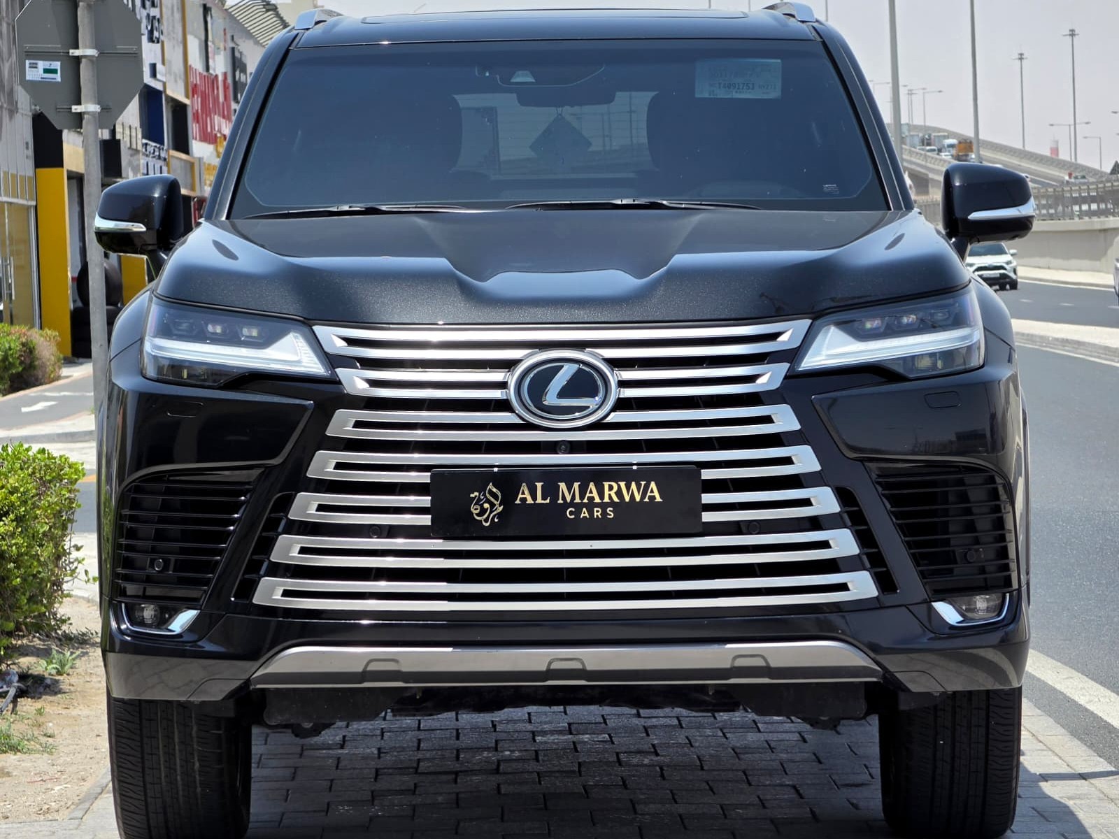 Lexus LX 600 VIP 2023 - Image 2