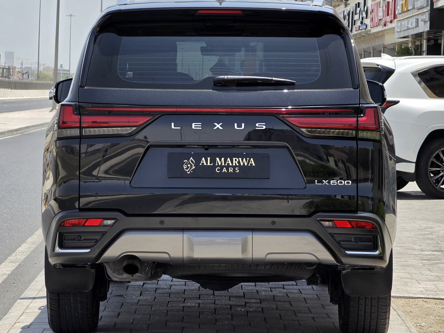Lexus LX 600 VIP 2023 - Image 4