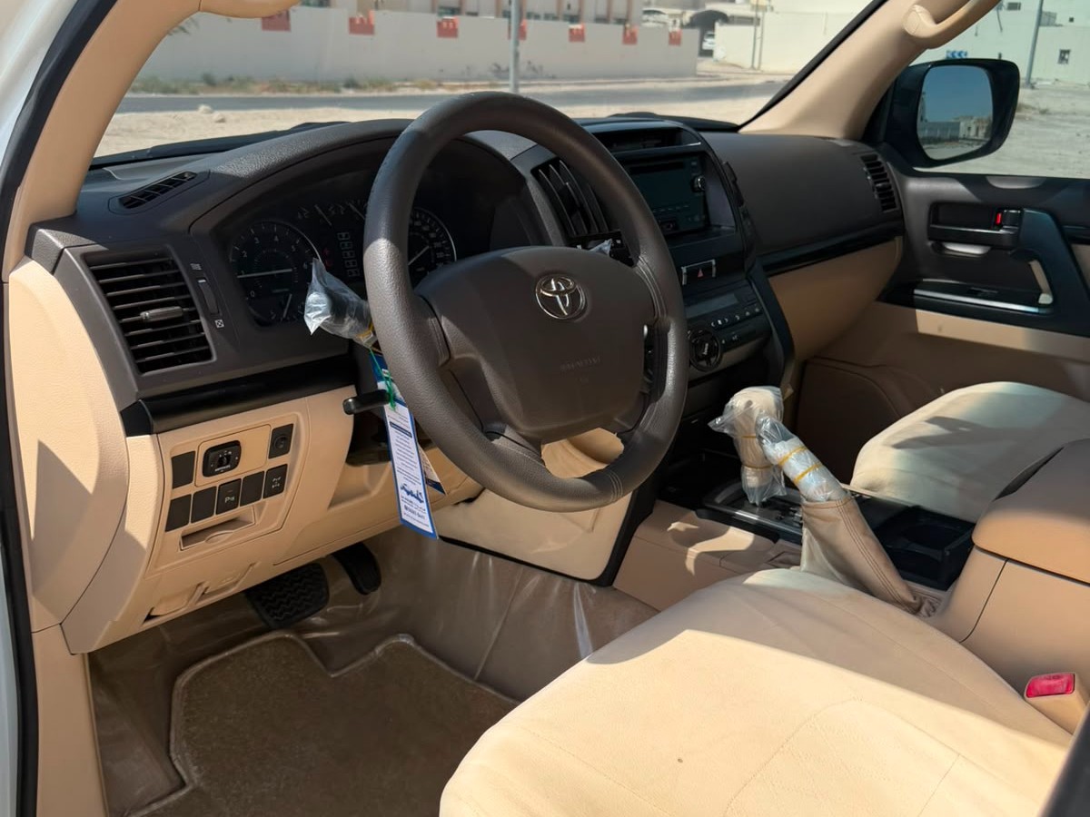Toyota Land Cruiser G standard 2015 — photo 11 for sale in Qatar