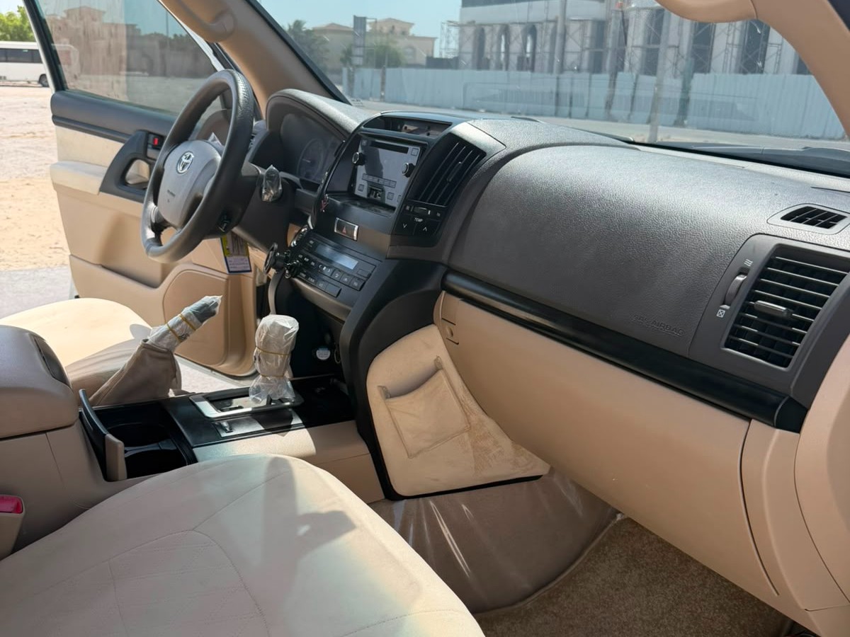 Toyota Land Cruiser G standard 2015 — photo 10 for sale in Qatar