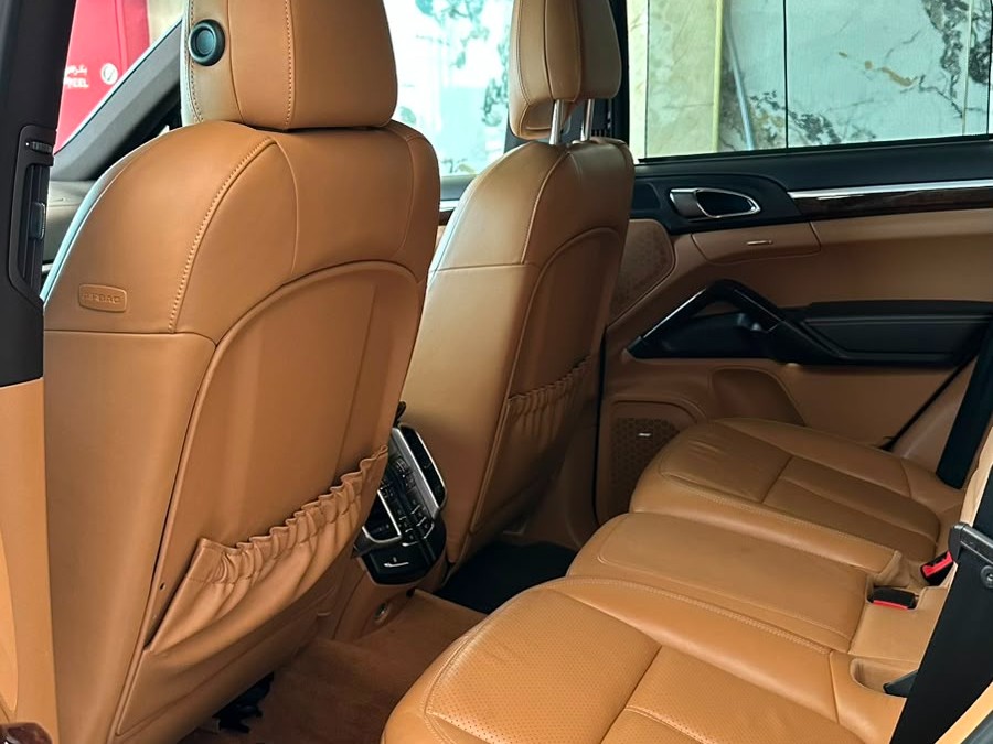 Porsche Cayenne S  2014 - Image 4