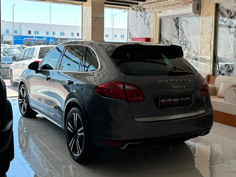 Porsche Cayenne S 2014 — photo 9 for sale in Qatar