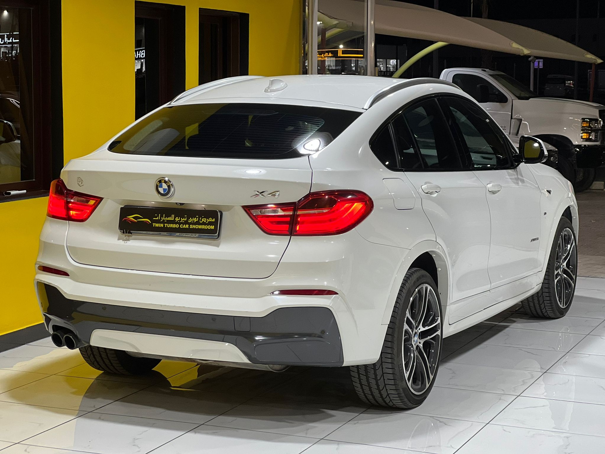 BMW X-Series X4 2017 - Image 2