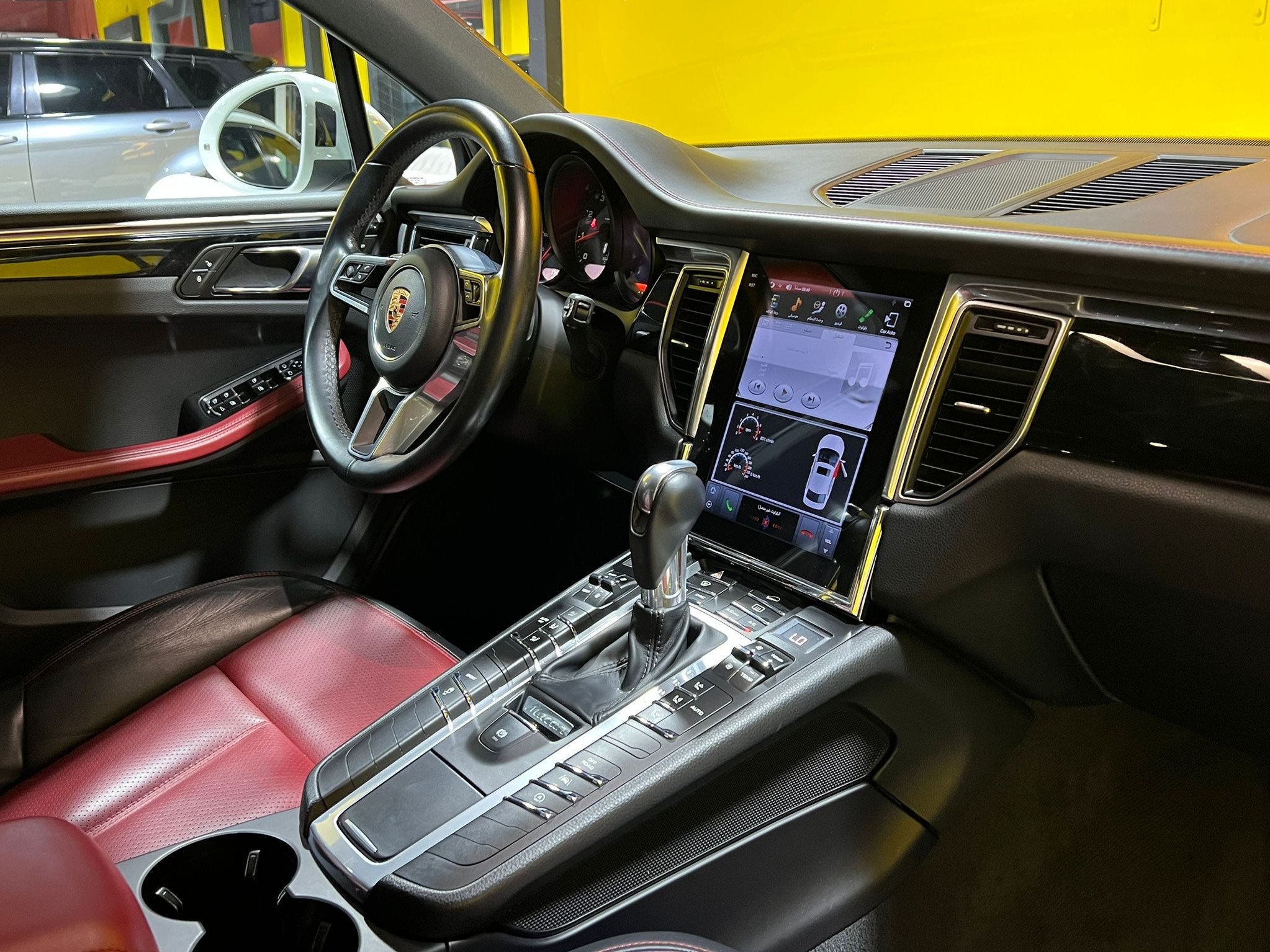 Porsche macan 2018 — photo 11 for sale in Qatar