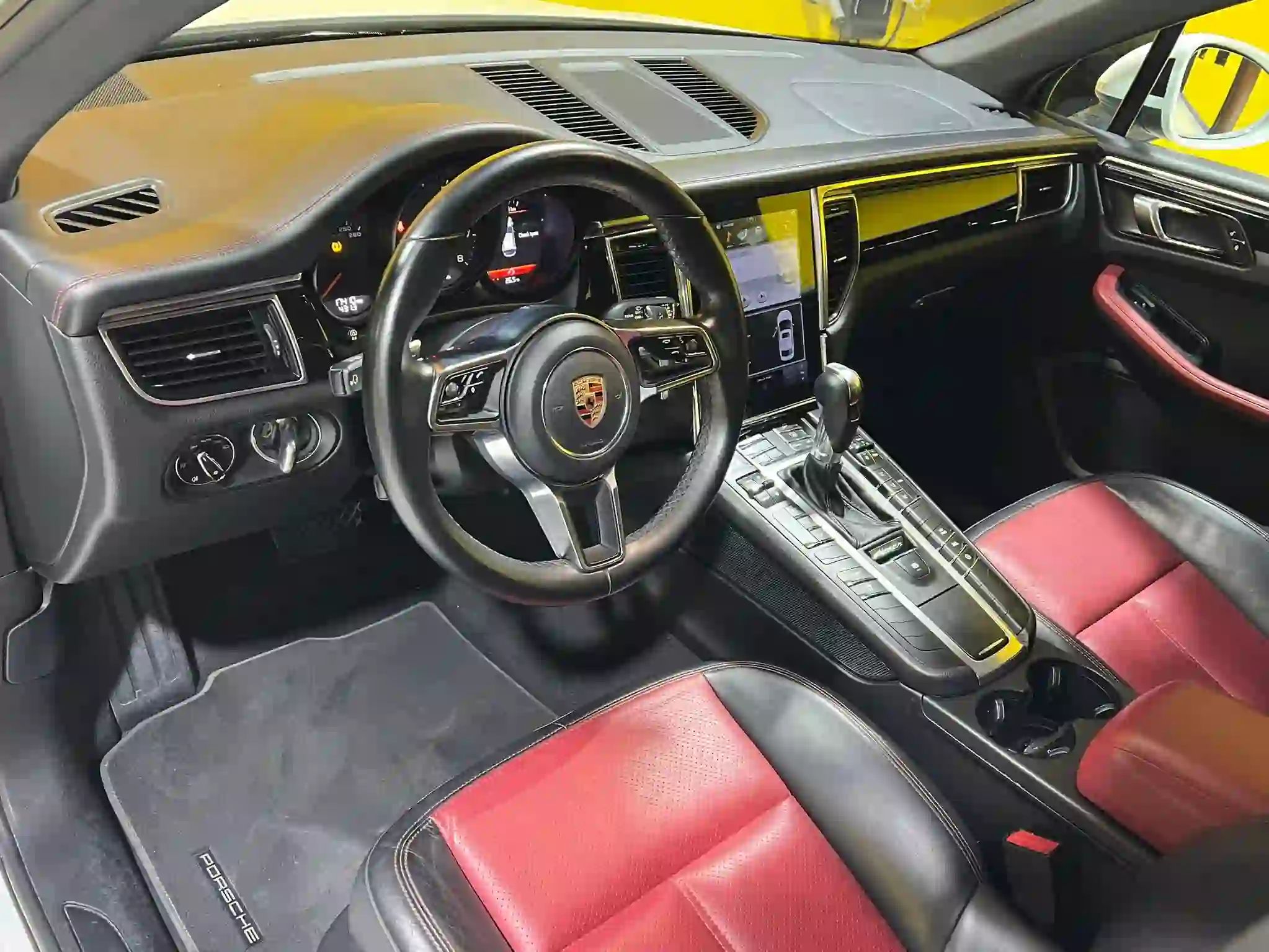 Porsche macan 2018 — photo 12 for sale in Qatar
