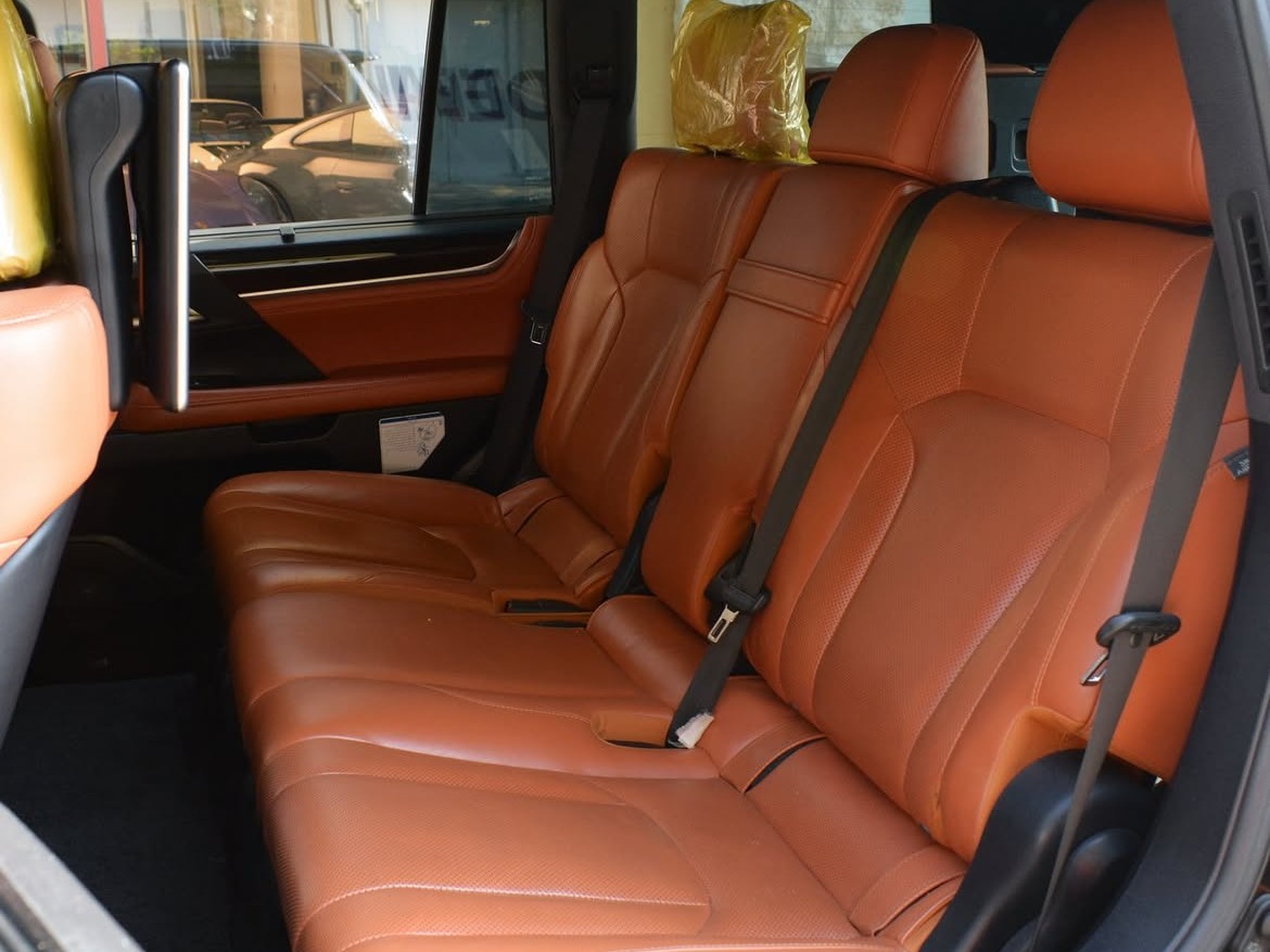 Lexus LX 570 S 2017 - Image 2