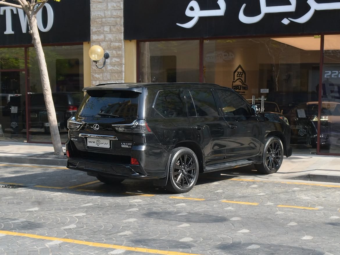 Lexus LX 570 S 2017 - Image 3