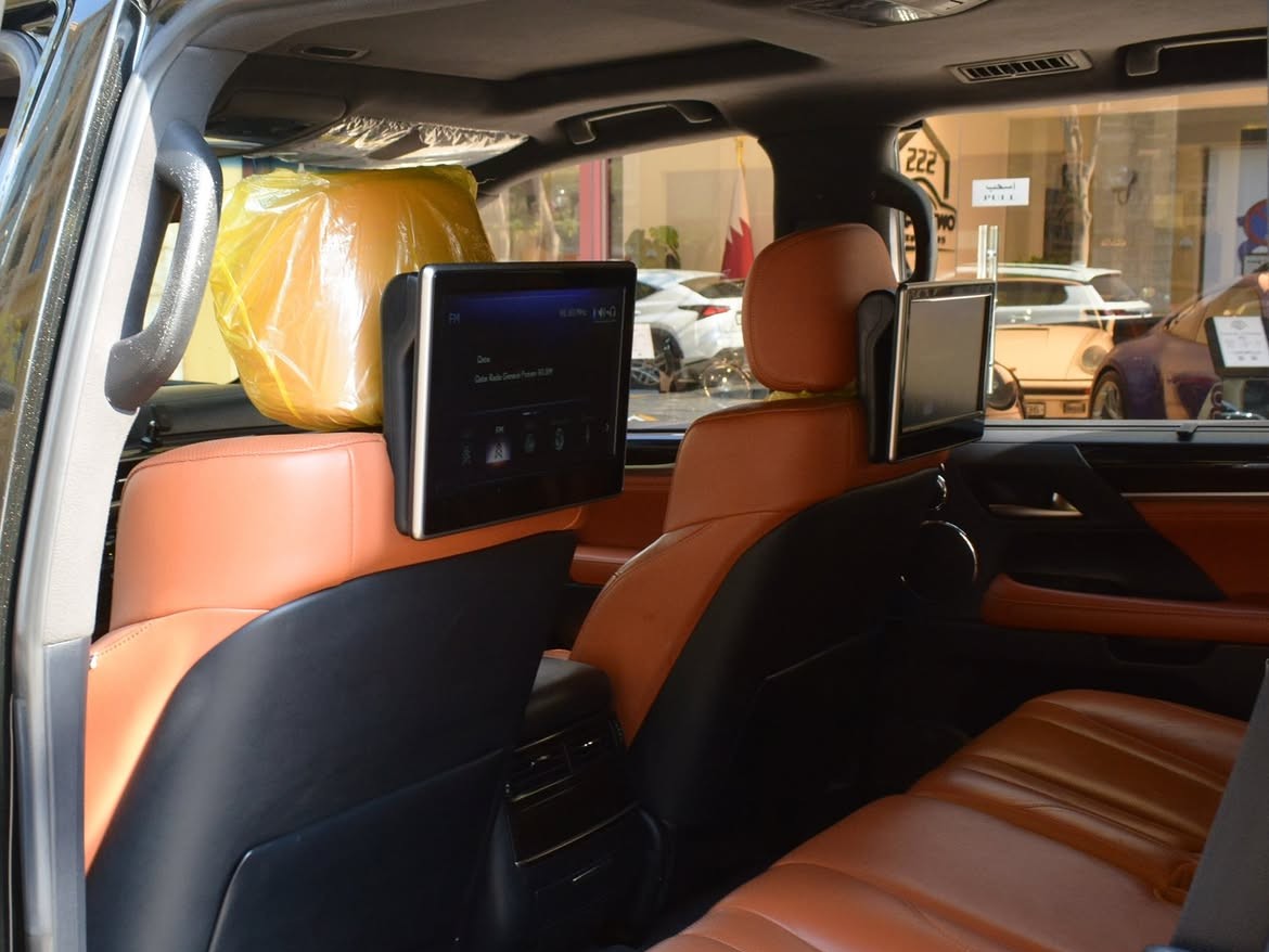 Lexus LX 570 S 2017 - Image 4