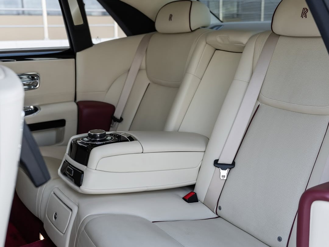 Rolls-Royce Ghost 2017 - Image 3