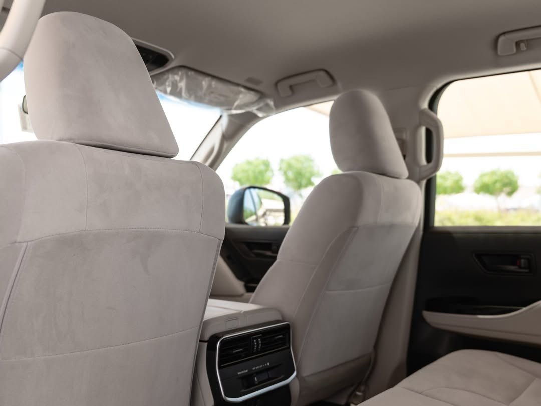 Toyota Land Cruiser GX 2023 - Image 3