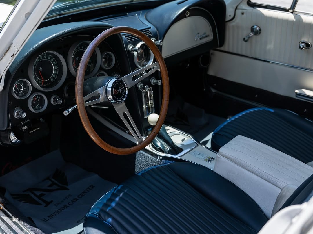 Chevrolet Corvette C2 1964 — photo 9 for sale in Qatar