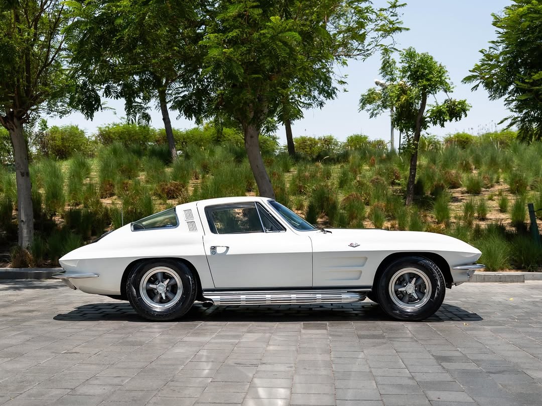 Chevrolet Corvette C2 1964 — photo 11 for sale in Qatar