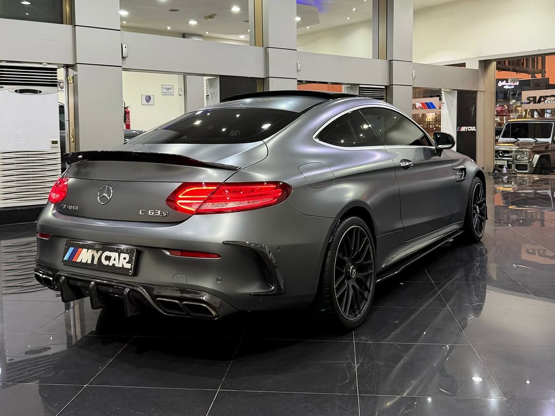 Mercedes-Benz C-Class Sedan 63 AMG 2017 - Image 4