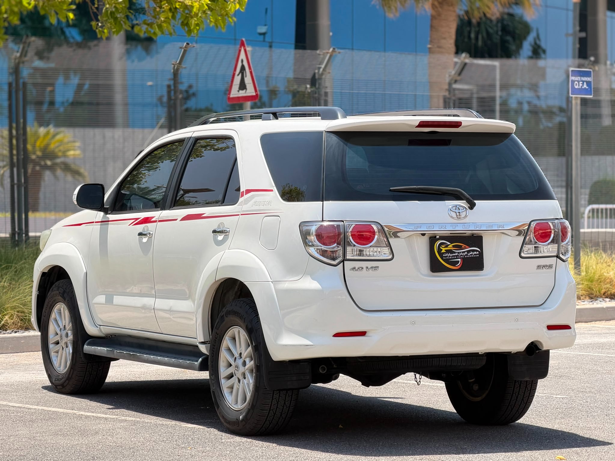 Toyota Fortuner V6 2014 — photo 10 for sale in Qatar
