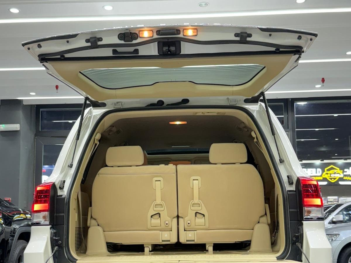 Toyota Land Cruiser GX.R 2017 - Image 2