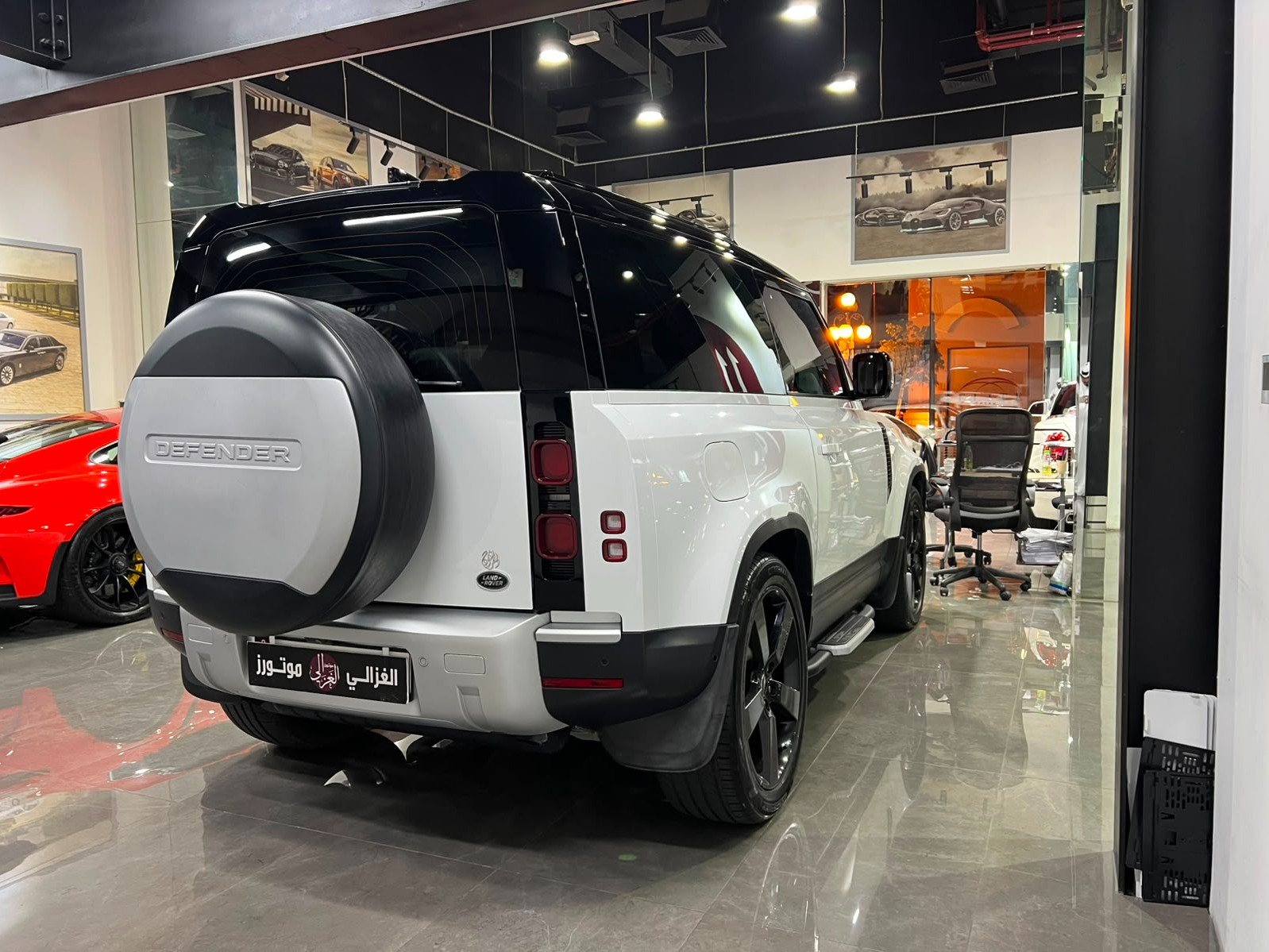 Land Rover Defender 90 2021 - Image 4