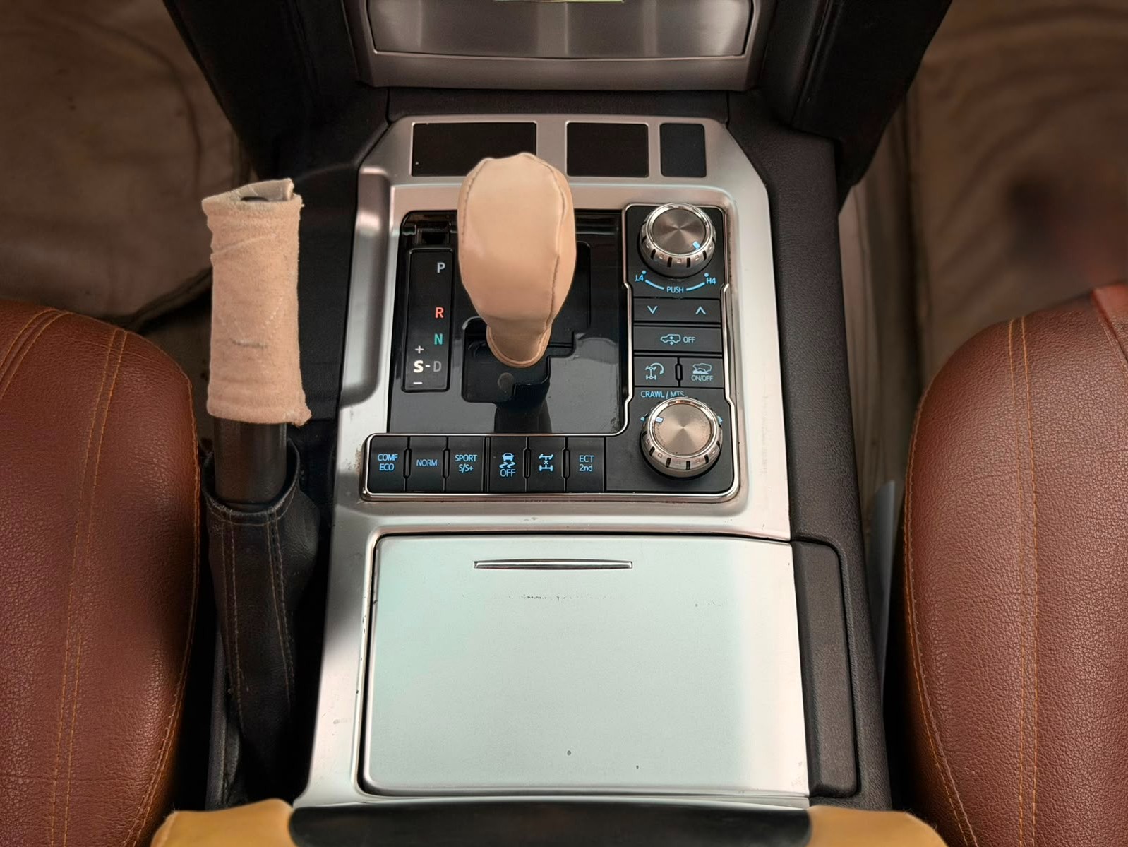 Toyota Land Cruiser GX 2011 — photo 11 for sale in Qatar