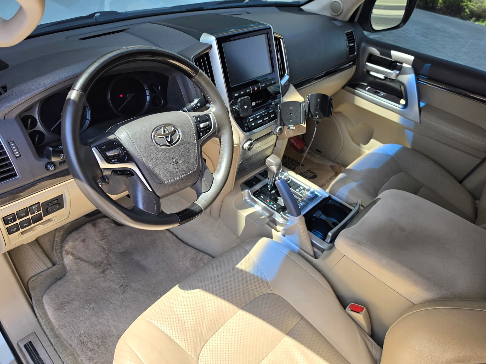 Toyota Land Cruiser VX.R 2019 — photo 10 for sale in Qatar