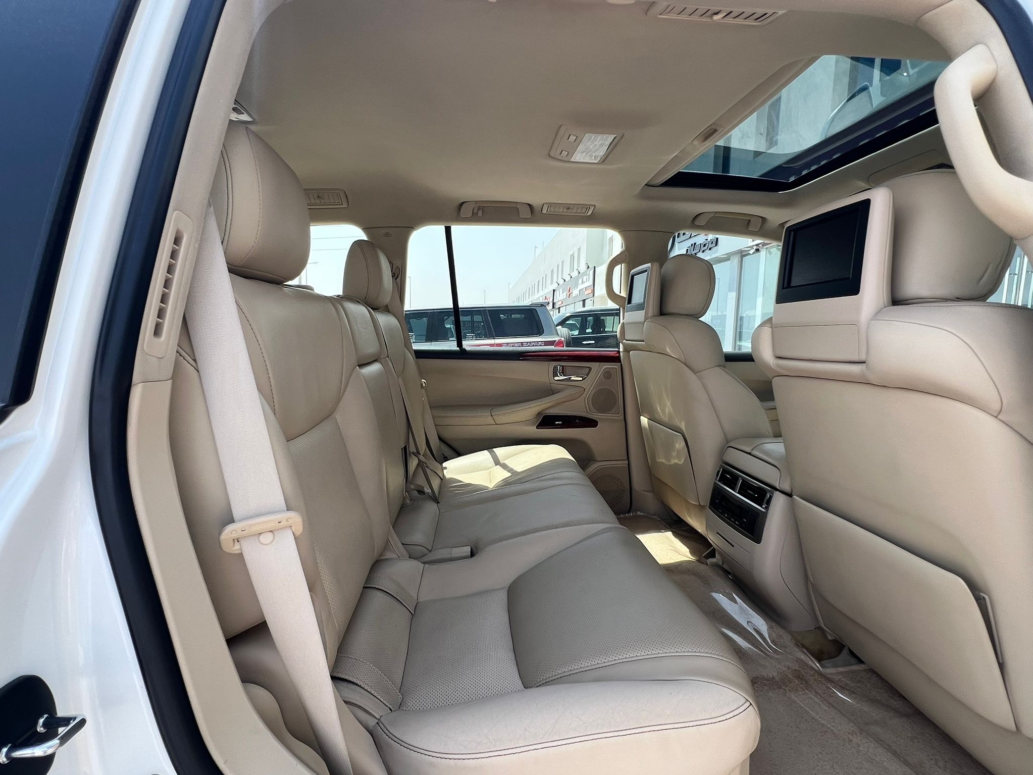 Lexus LX 570 2014 — photo 9 for sale in Qatar