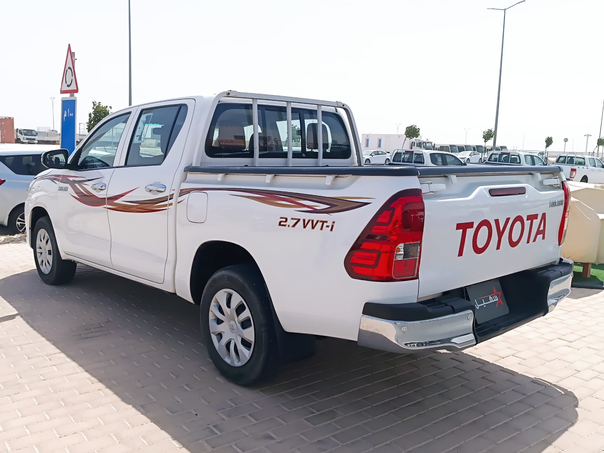 Toyota Hilux 2.7 2022 — photo 9 for sale in Qatar