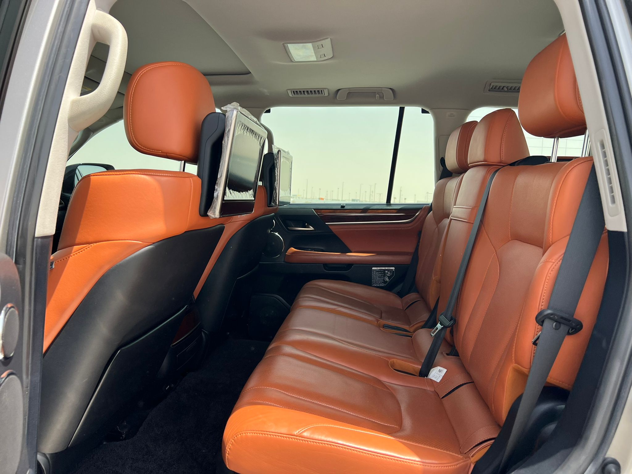 Lexus LX 570 2016 - Image 3