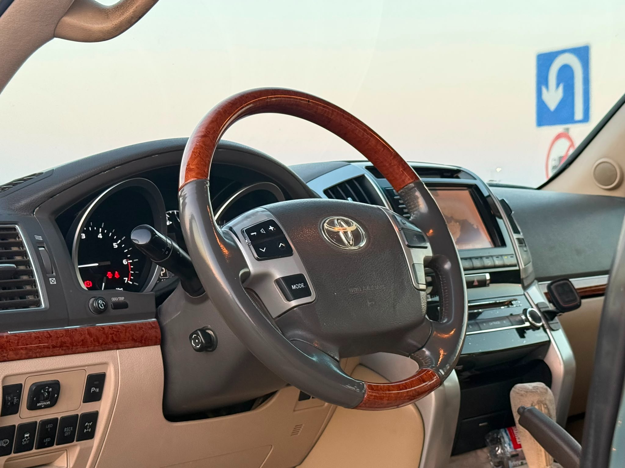 Toyota Land Cruiser VX.R 2012 - Image 2