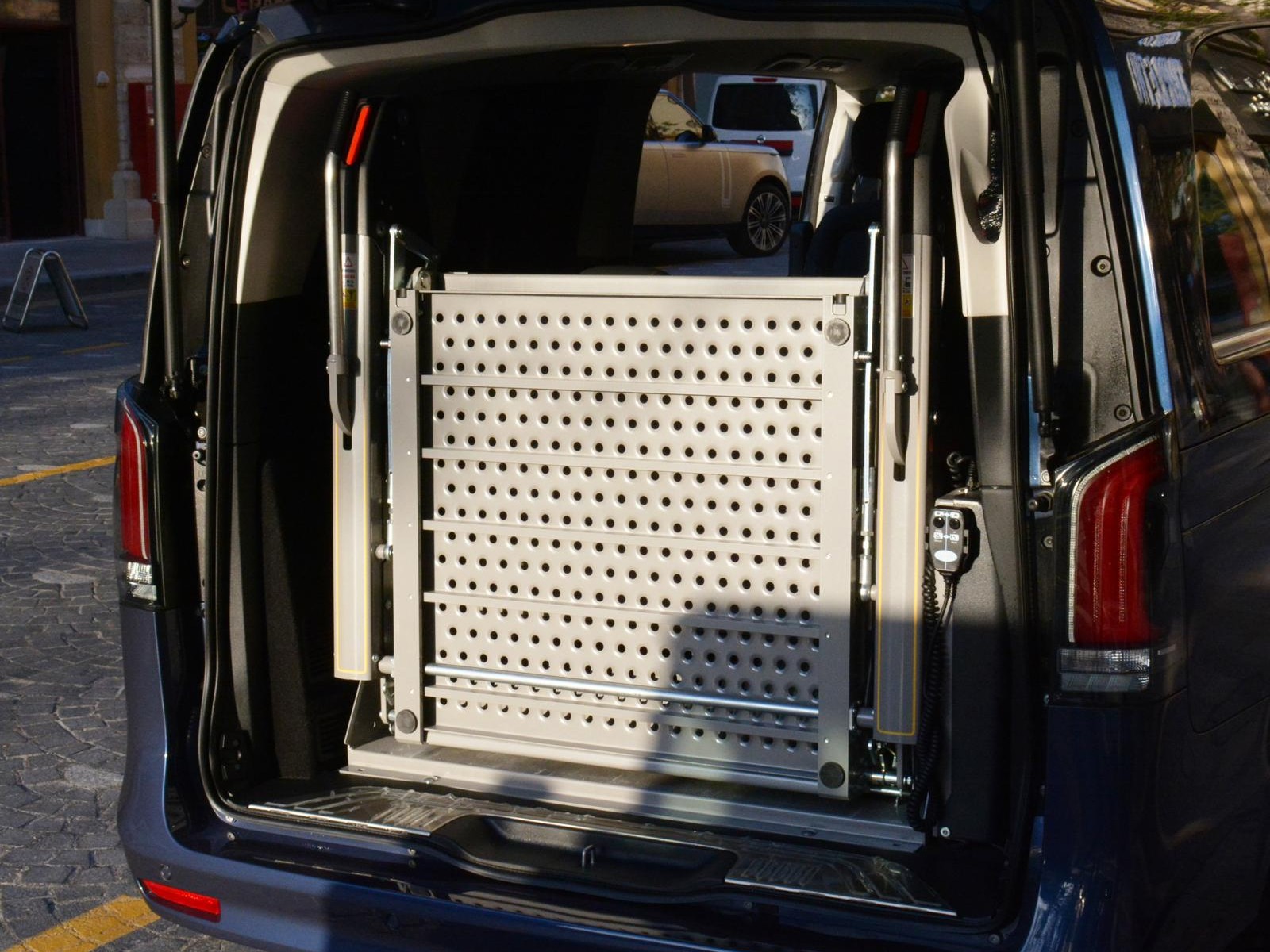 Mercedes-Benz V-Class 2025 — photo 11 for sale in Qatar