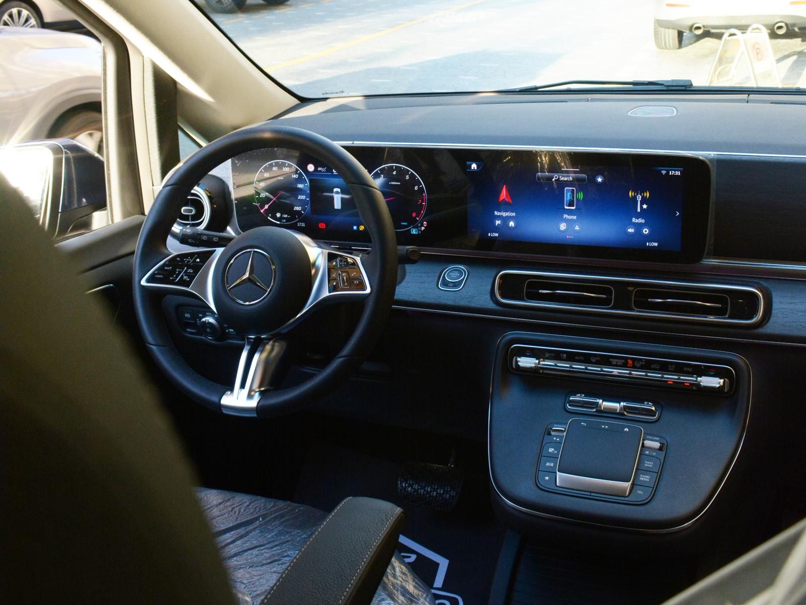 Mercedes-Benz V-Class 2025 — photo 12 for sale in Qatar