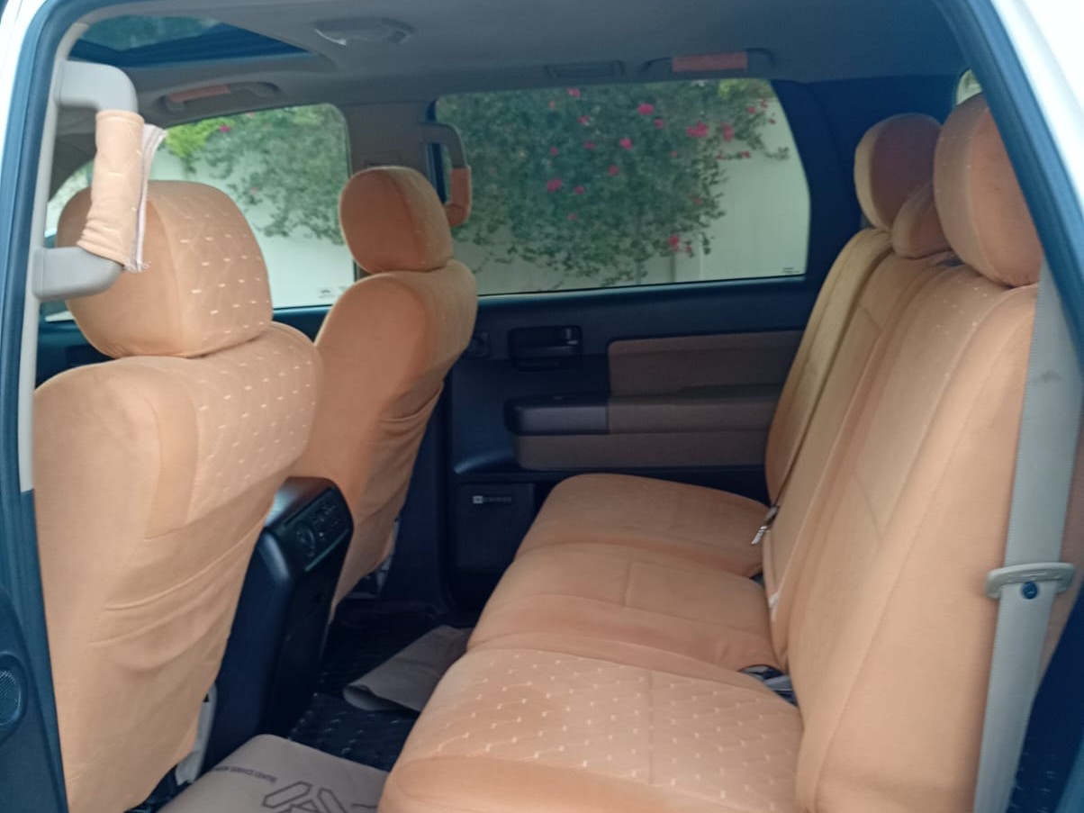 Toyota Sequoia SR5 2014 — photo 11 for sale in Qatar