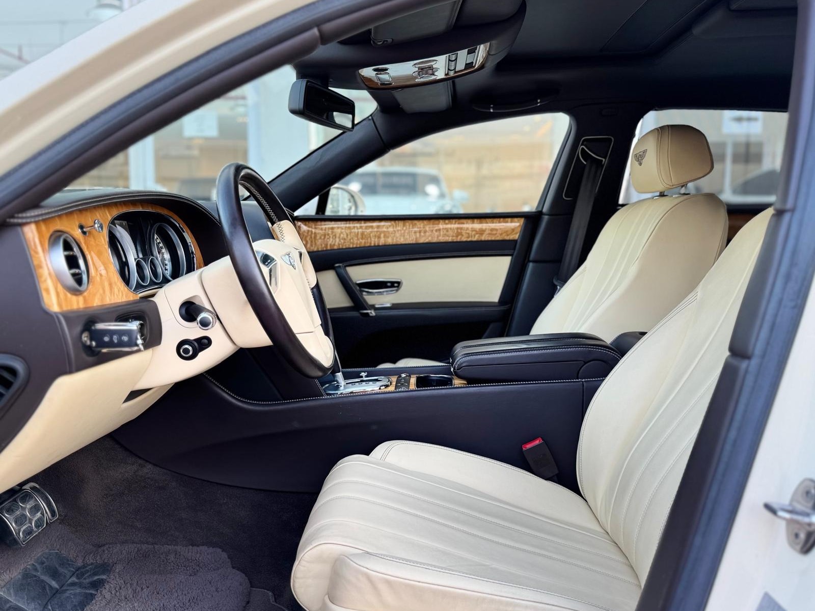 Bentley Flying Spur 2016 — photo 10 for sale in Qatar
