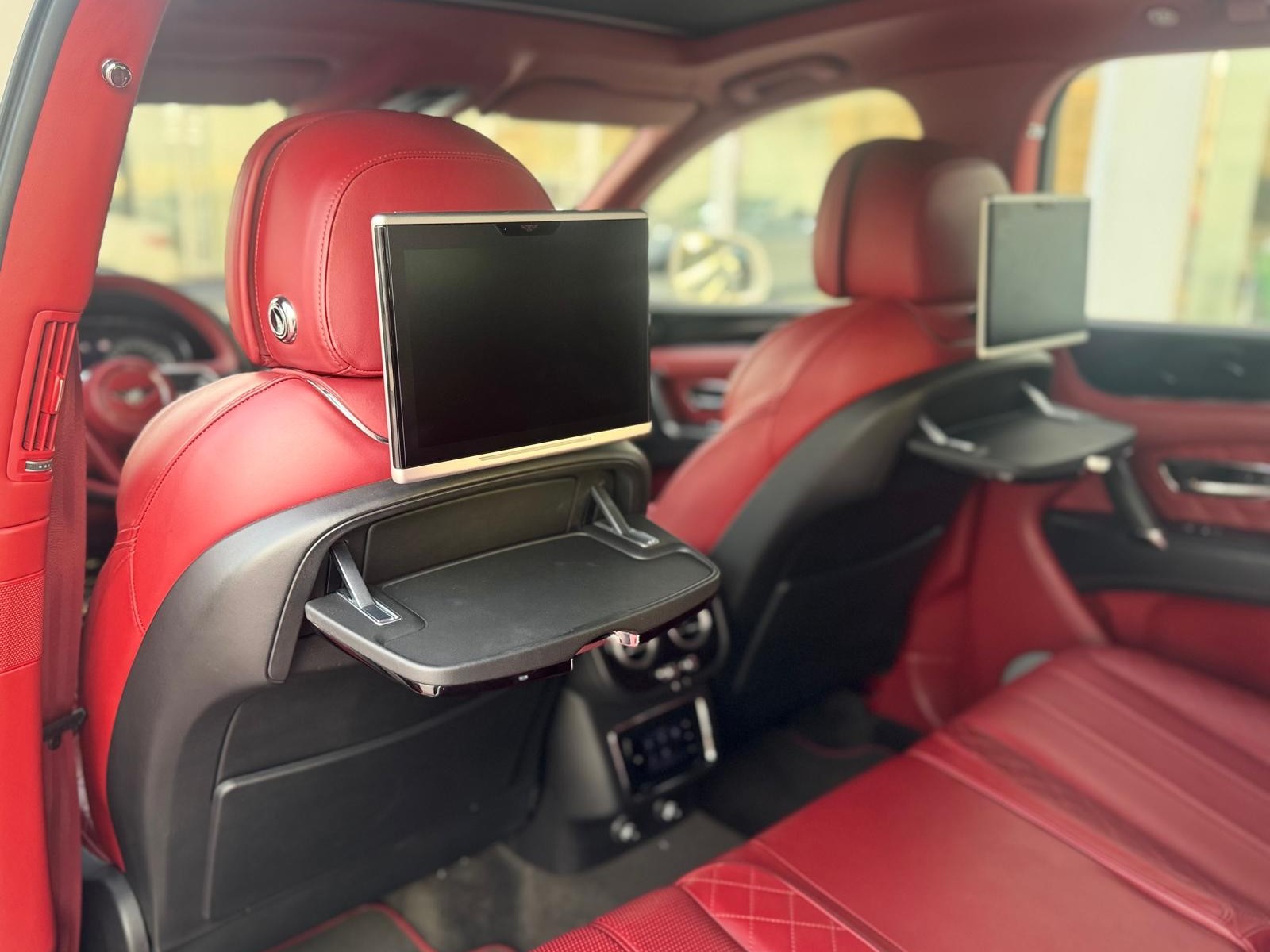 Bentley Bentayga 2018 — photo 11 for sale in Qatar